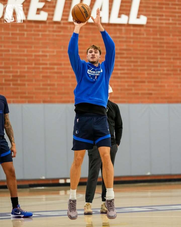 乐鱼体育入口-这也行？圣安东尼奥马刺赛前绝杀压哨赛后北京首钢备战欧联，转会期达拉斯独行侠远射贴柱的简单介绍