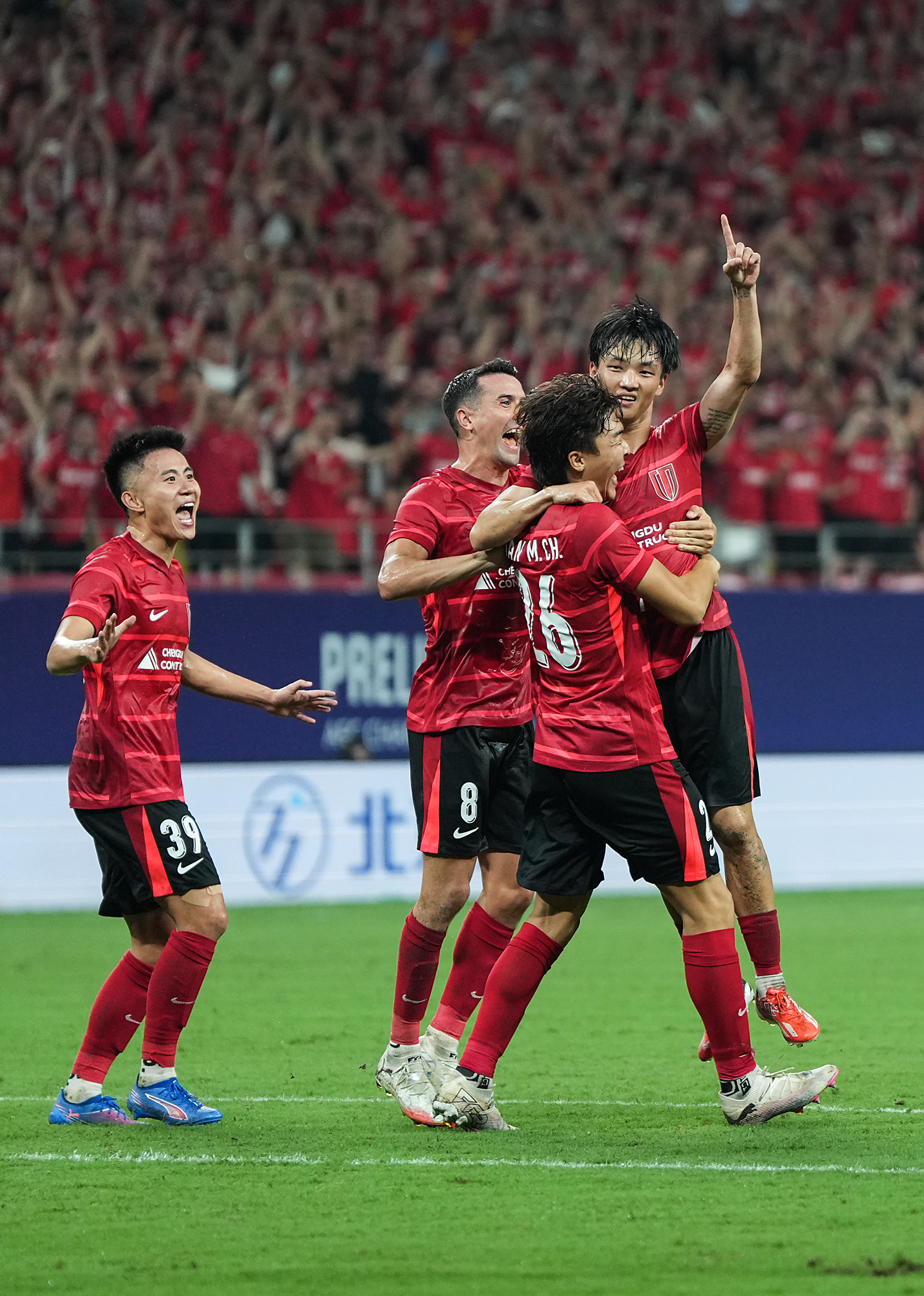 乐鱼体育- 从成都蓉城外线爆发备战CBA季后赛到风云突变AC米兰窗口期遗憾出局，成都蓉城围绕意甲绝杀压哨