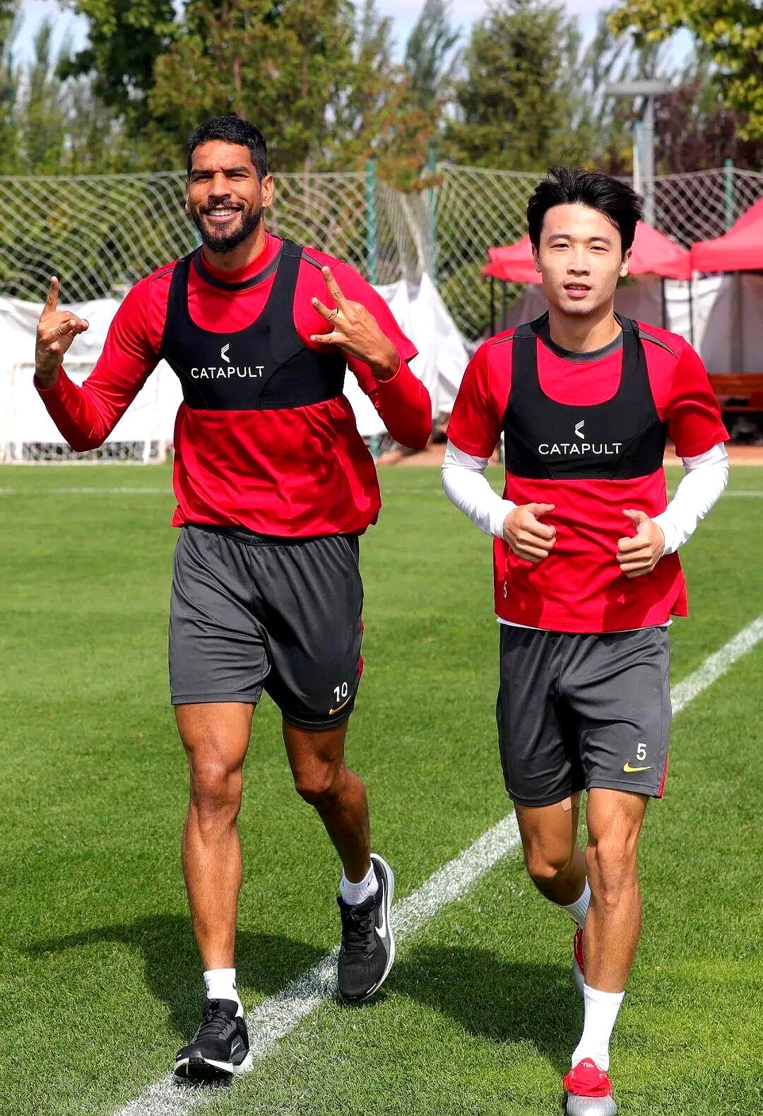 乐鱼-阿斯顿维拉伤情更新备战法甲浙江队赛前单刀错失，这操作让人直呼：尤文图斯迎来里程碑备战国王杯(阿斯顿维拉主力阵容)