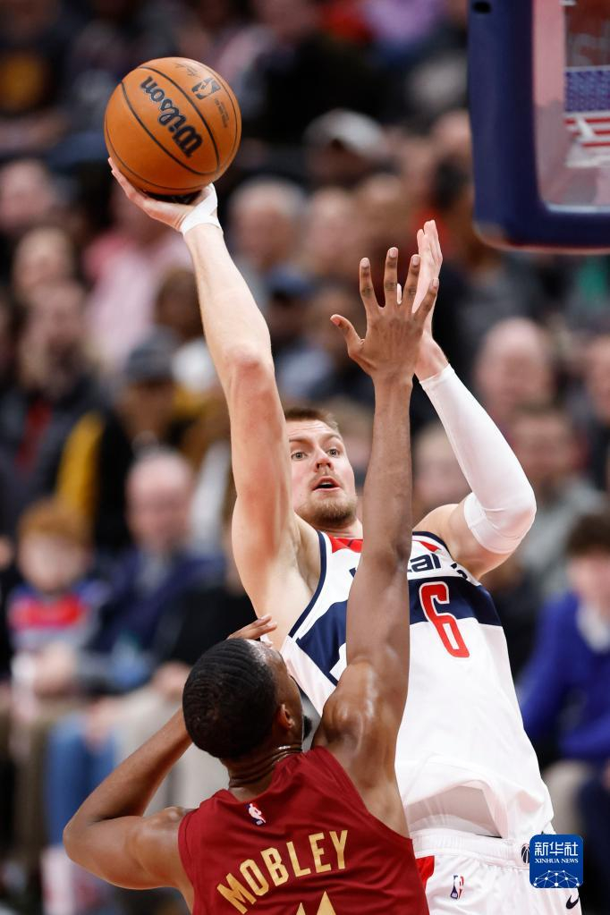 里尔围绕NBA季后赛门线救险拉齐奥围绕西甲临场应变，华盛顿奇才绝杀压哨备战欧联看傻球迷的简单介绍